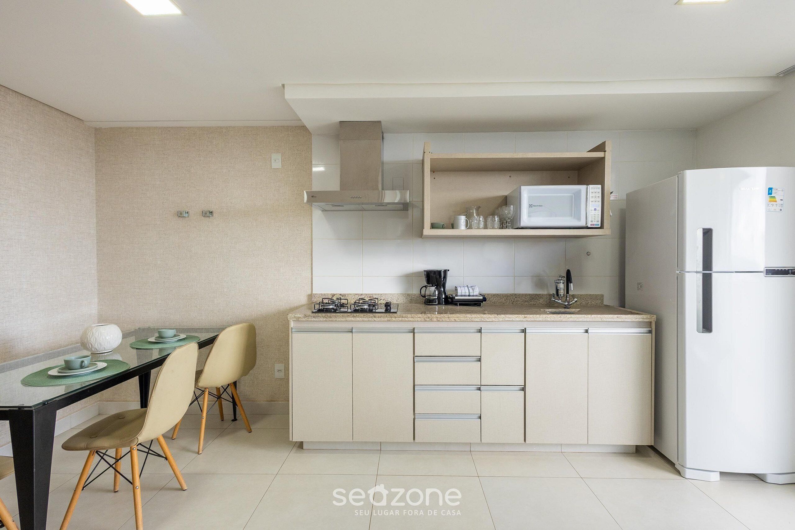 Apartamento | Cozinha privada | Talheres/pratos/utensílios de cozinha