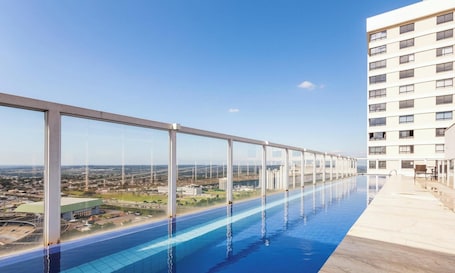 Outdoor pool. Apartments in Jardim Goias Goiania/go - THO
