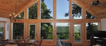 Popular Cabin! Lake and Mountain Views, Wi-fi, TV's, LD calling near Topton, NC