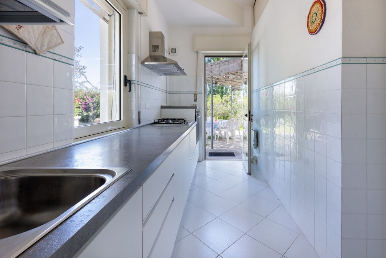 Microwave, toaster, ice maker