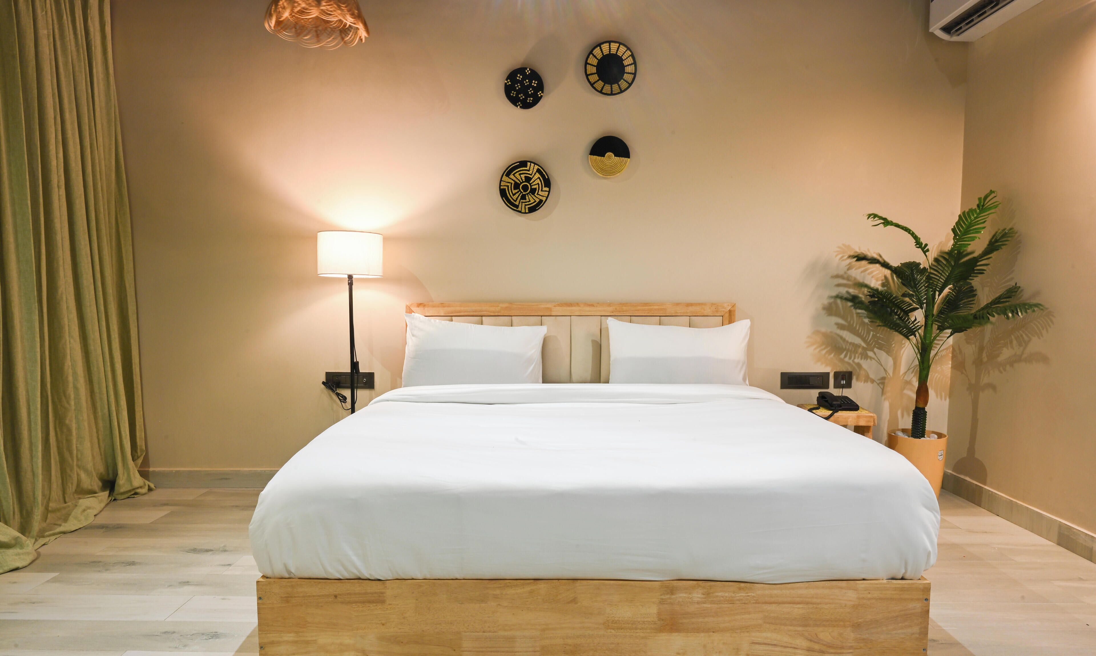Luxury Room, Balcony | Desk, laptop workspace, free WiFi, bed sheets