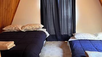 3 bedrooms, iron/ironing board, free WiFi, bed sheets