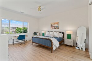 3 bedrooms, desk, iron/ironing board, travel cot - PGA Signature! Santa Rosa MNT Views, Luxe Furnishings!  Walk to ERNIES! (La Quinta)