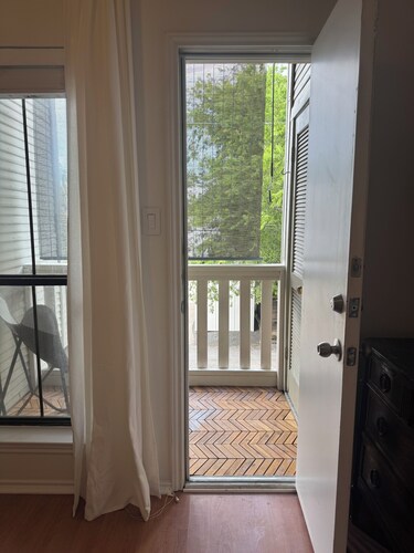 Charming Hyde Park Oasis