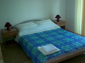 1 chambre, accès Internet, draps fournis
