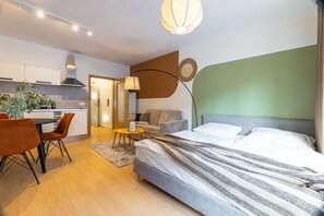 1 bedroom, desk, iron/ironing board, free WiFi