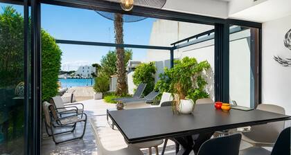 Air-conditioned south-facing villa for 8 people in the heart of La Marina