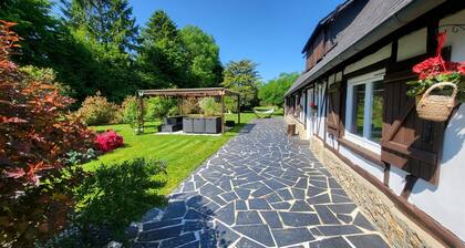 Charming Normandy-style guest cottage, pets welcome, enclosed grounds