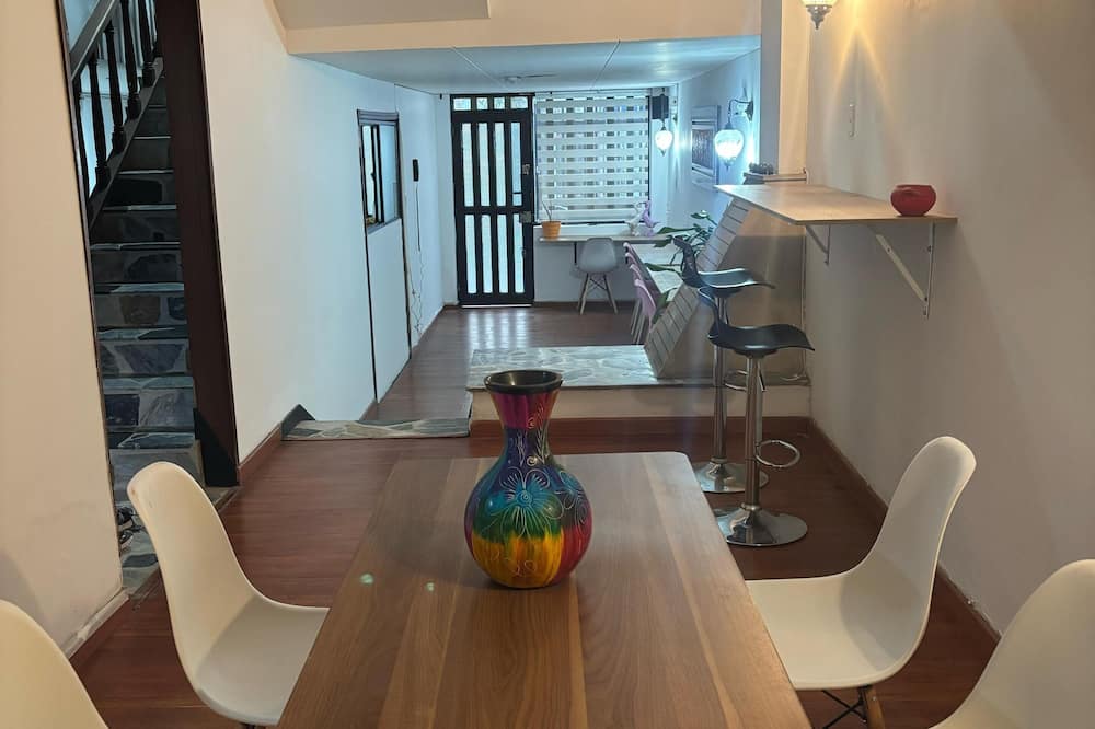 Kuyay Yachi Hostel