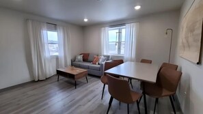 Dining - Jackalope Loft Custer, Sleeps 6 (Custer)