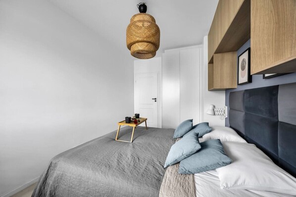 2 habitaciones, tabla de planchar con plancha y wifi gratis 