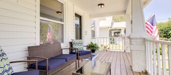 Colorful & Cozy 4BR/2BA Near KSU, Family & Groups