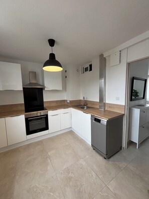 Micro-ondas, fogão, cooktop, lava-louças