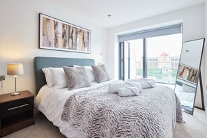 Iron/ironing board, free WiFi, bed sheets