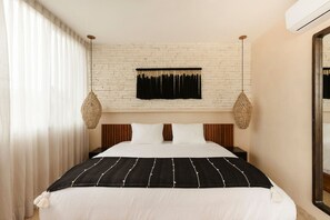 3 bedrooms, iron/ironing board, travel cot, free WiFi