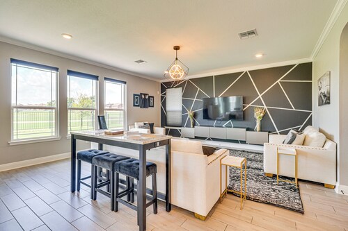 5 Mi to Old Town Hutto: Star Ranch Golf Retreat