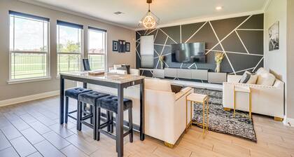 5 Mi to Old Town Hutto: Star Ranch Golf Retreat