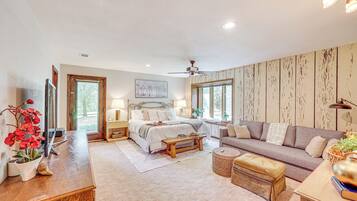 Bureau, fer et planche Ă repasser, accĂšs Internet, draps fournis