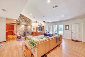 TV, fireplace, books, stereo