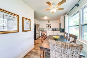 Dining - Backyard Hangouts: Bradenton Home Near Dining! (Bradenton)