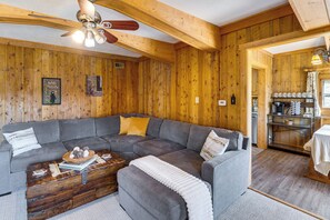 TV, books - Pike National Forest Access: Secluded Divide Cabin (Divide)