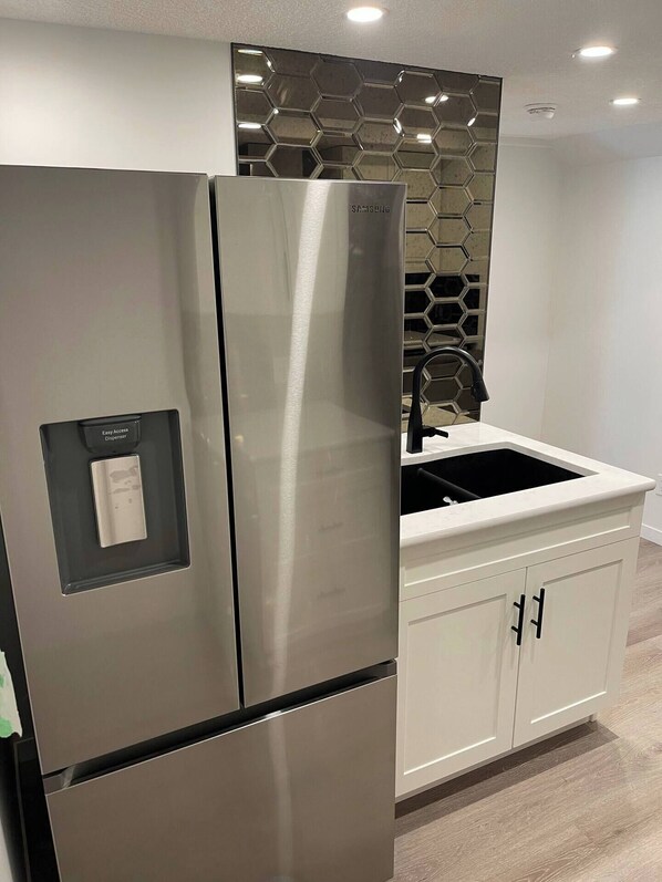 Interior - Tastefully furnished one bedroom suite (Calgary)