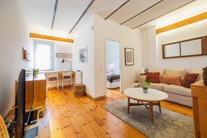 TV - 52CIR1072 - Cozy apartment in the heart of Gracia (Barcelona)