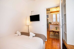 1 bedroom, iron/ironing board, internet, bed sheets