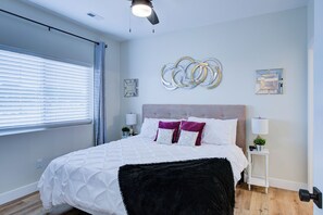 3 bedrooms, iron/ironing board, WiFi, bed sheets
