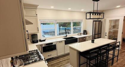 A Charming House with Private Pool & BBQ Area