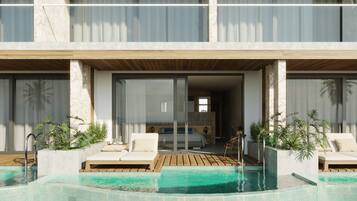 Oceanfront Junior Suite Swim-up