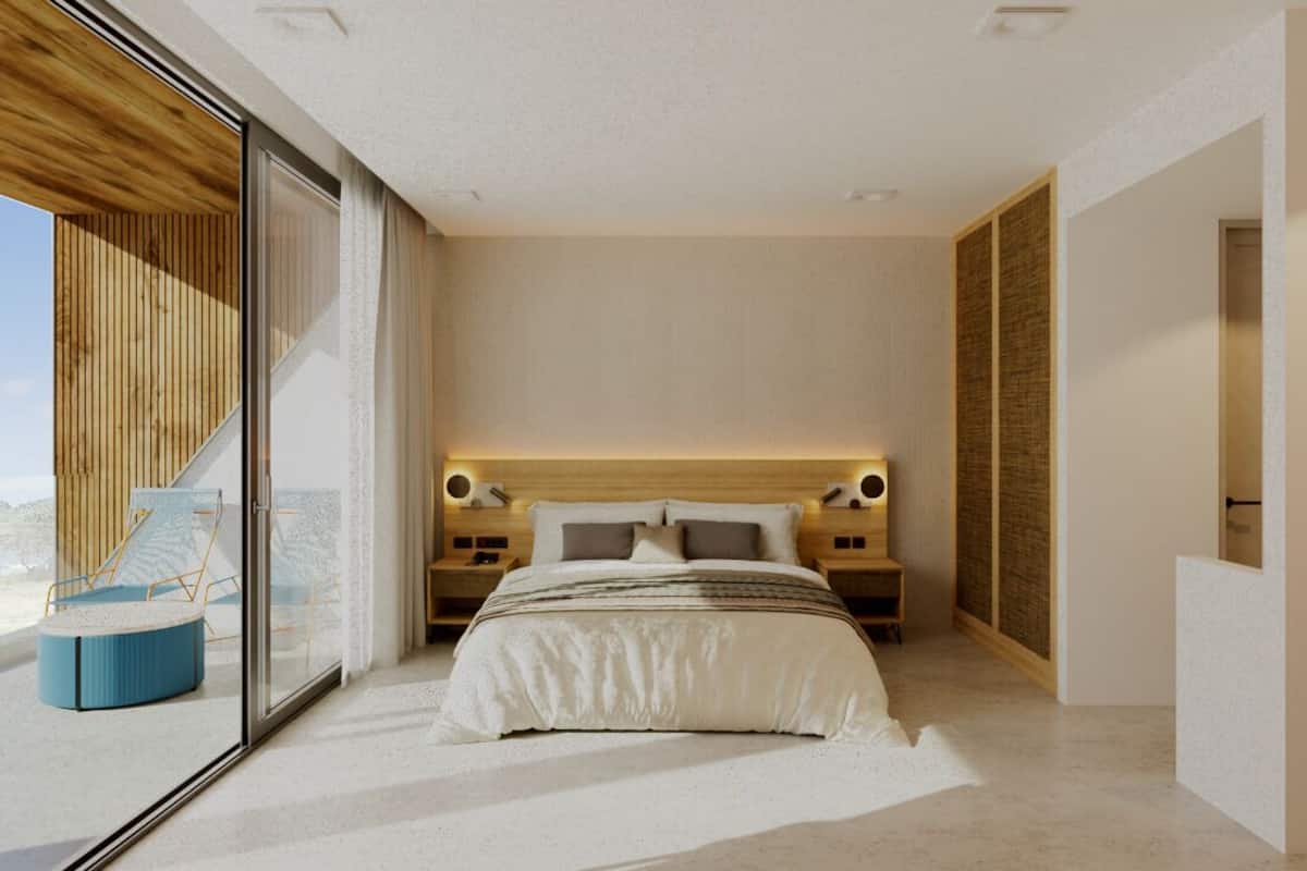 Free minibar, in-room safe, desk, laptop workspace