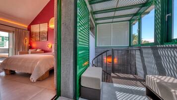 2 bedrooms, desk, iron/ironing board, travel crib