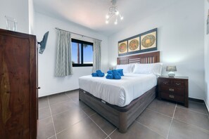 5 bedrooms, in-room safe, desk, iron/ironing board