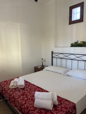 Classic Double Room, Balcony, Garden View