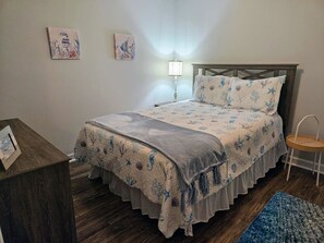 4 bedrooms, desk, iron/ironing board, free WiFi