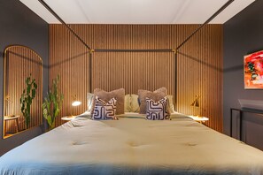 6 bedrooms, iron/ironing board, free WiFi, bed sheets