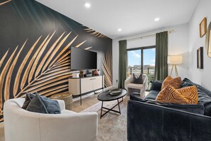 Smart TV, table tennis - 2 Condos in coveted downtown area! Pools, gym, walkable w/ 6 bedrooms & 4 baths! (Nashville)