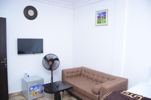 Double Room Single Use, Balcony, Pool View | Free WiFi