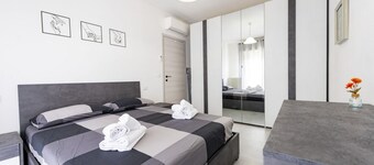 Comfortable 55 sqm apartment, able to accommodate up to 3 people, located on the second floor of a building without a lift.The property is located in Montesilvano, a few kilometers from Pescara, in a quiet residential area full of services. Furthermore, 
