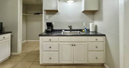 Charming 1-bedroom Getaway in the heart of Kilgore