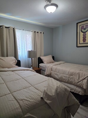Iron/ironing board, WiFi, bed sheets