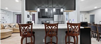 3-bedroom house in brilliant Vallejo with WiFi, AC. Enjoy your stay