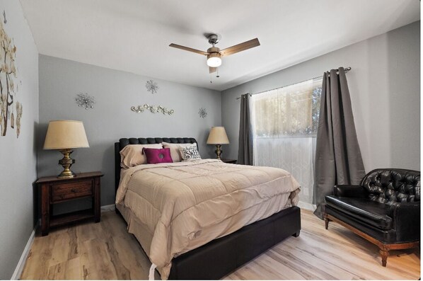 3 bedrooms, iron/ironing board, WiFi, bed sheets