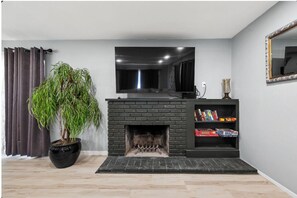 Interior - 3-bedroom house in brilliant Vallejo with WiFi, AC. Enjoy your stay (Vallejo)