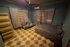 2 chambres, fer et planche à repasser, draps fournis