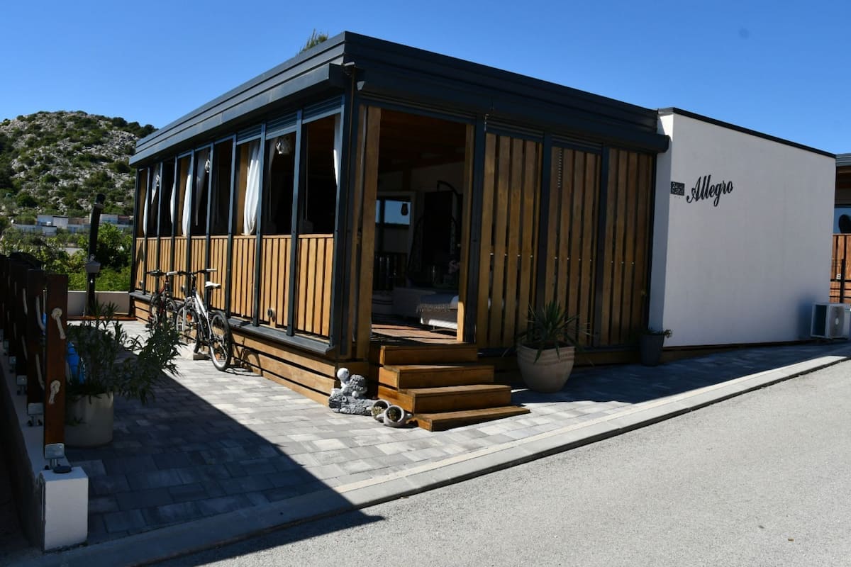 Mobile Home (Mobile Home With Terrace And Sea View) | Exterior