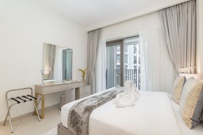2 habitaciones, caja de seguridad en la habitación y escritorio 