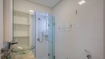 Basic Apartment | Bathroom | Shower