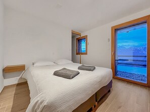 3 bedrooms, free WiFi, bed sheets